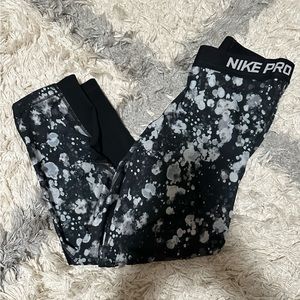 Nike Pro paint splatter capri leggings